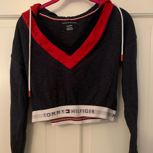 Tommy Hilfiger Cropped Sweatshirt - Picture 1 of 1